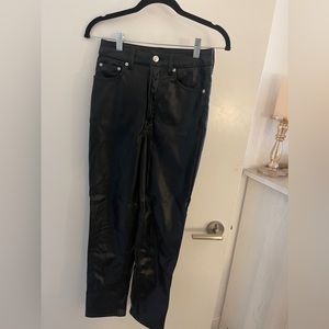 Skinny cropped leather pants
